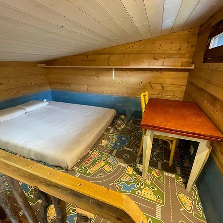 La Tiny House De Chaparon Lathuile Exterior foto