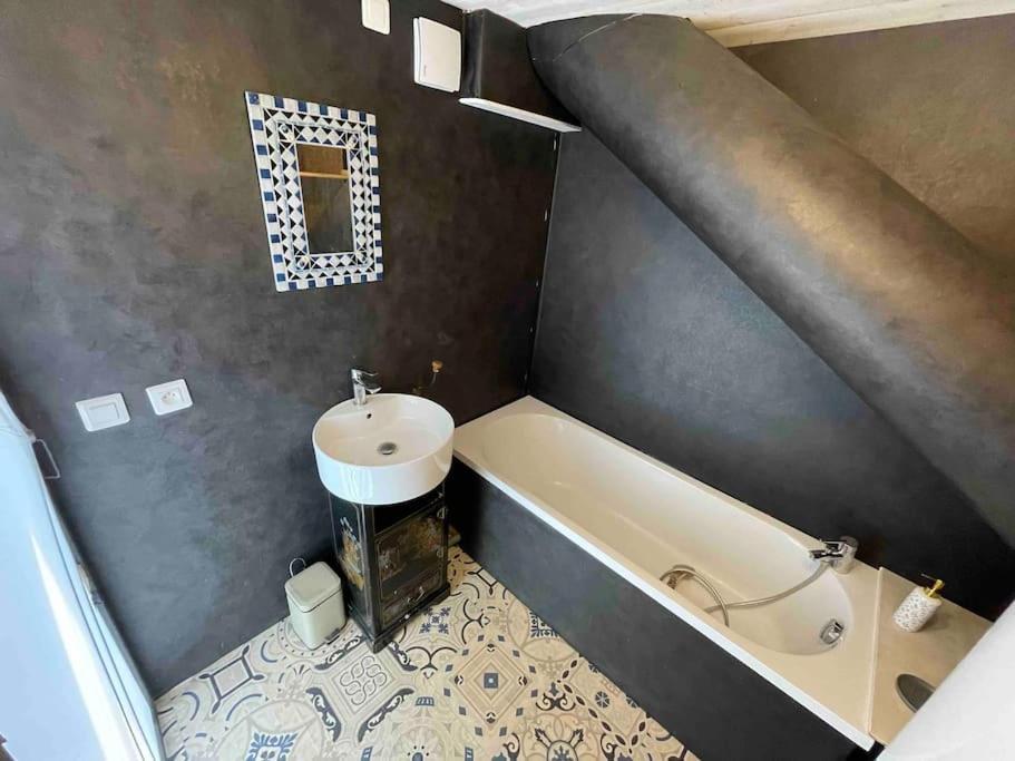 La Tiny House De Chaparon Lathuile Exterior foto